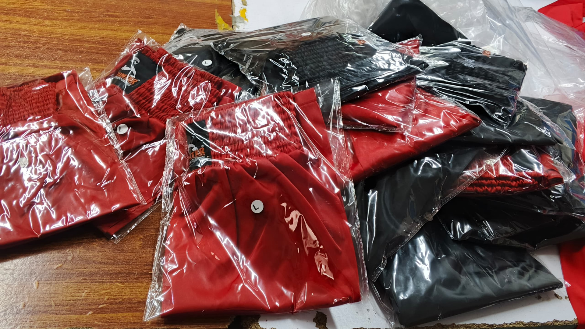 Headhunter Range — Red & Black